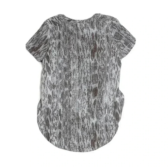 Acrobat 100% Silk Reptile Snake Print Top Size XS Gray Taupe Grey Short Sleeve - Picture 2 of 5